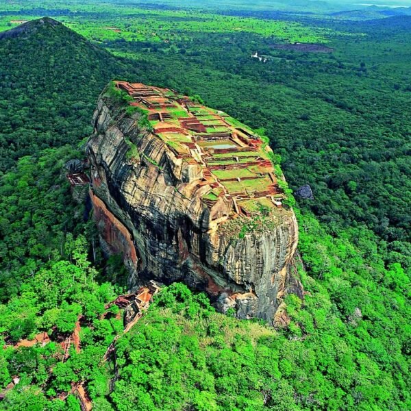 14 Days / 13 Nights – Explore the Best of Sri Lanka