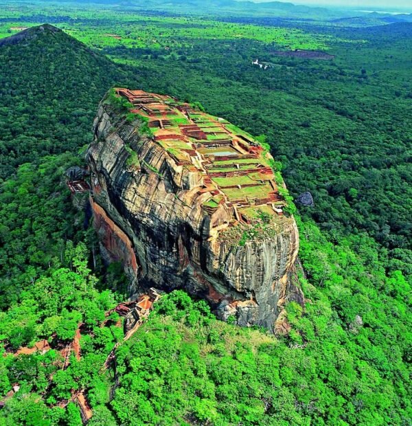 14 Days / 13 Nights – Explore the Best of Sri Lanka